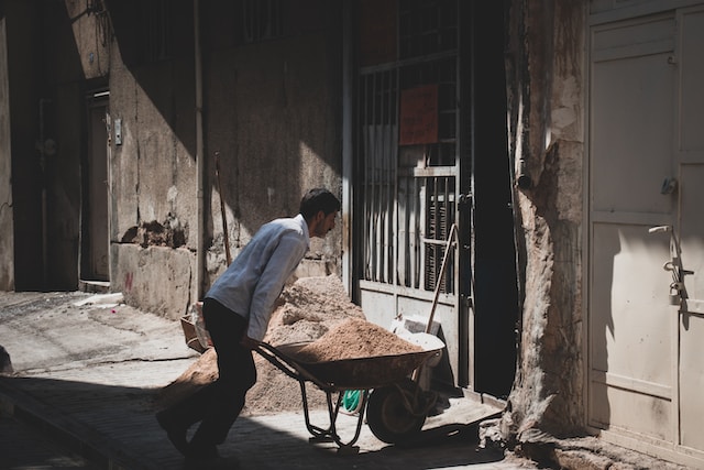 wheelbarrow construction safety