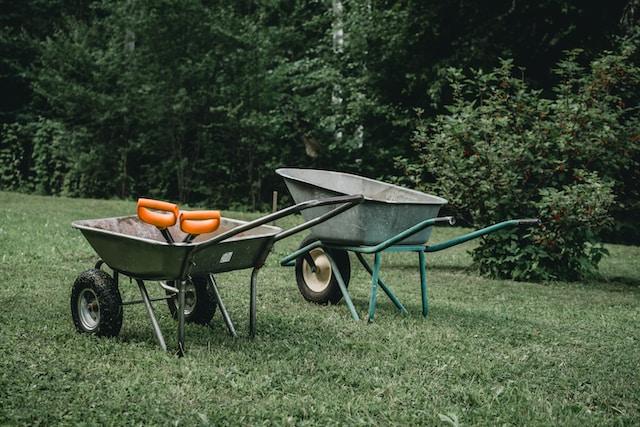 wheelbarrow for construction